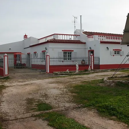 Moradia Perto Dos Palmares Ferienhaus