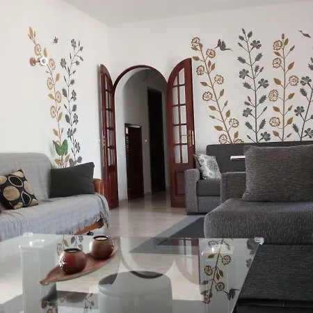 Дом отдыха Moradia Perto Dos Palmares *